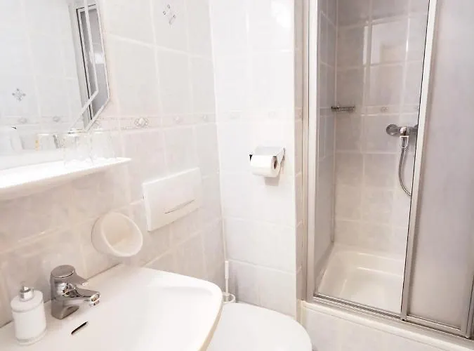 Haus Marienheim Bed & Breakfast *